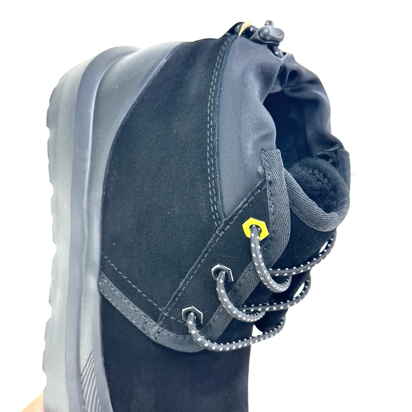 Local 💰600 [Wang Yibo's same style 3991UGG waterproof Tasman high top] The upper is made of high-mercerized cow suede, with fine texture and good gloss, non-currency cow suede! The outsole is made of a combination of injection molding and IP foam (referred to as the original sole). It requires multiple processes and high costs. It is lightweight and feels better on your feet. It is a one-piece, ready-made outsole that is not a currency! Sheep fur lining, warm and skin-friendly size: 35 36 37 38 39 40 41 42 43 44 45